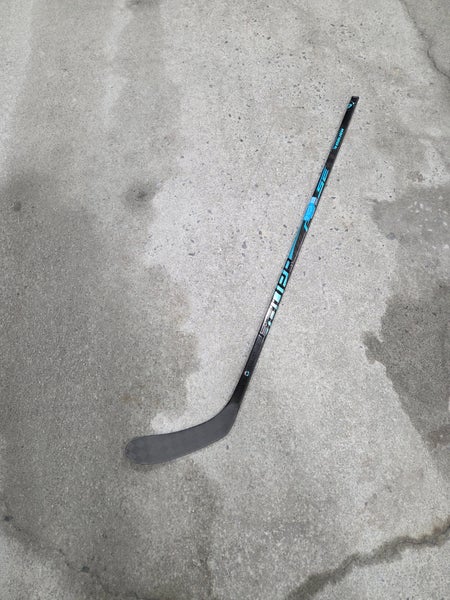 New Junior Bauer PULSE Right Handed Hockey Stick P28 40 flex