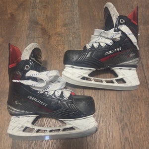 Bauer Vapor 5x pro Hockey Skates Regular Width youth 13.5 (Used)