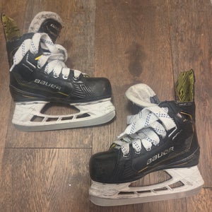 2024 Bauer Supreme M5 Pro Hockey Skates Regular Width Youth 13 (Used)