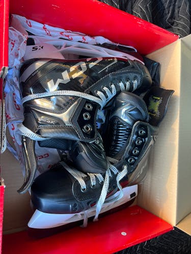 2025 CCM Tacks XF Pro Hockey Skates Wide Width 7.5 (Used)