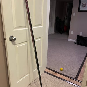 Senior Bauer Vapor Hyperlite 2 Right Handed Hockey Stick P28 (New)