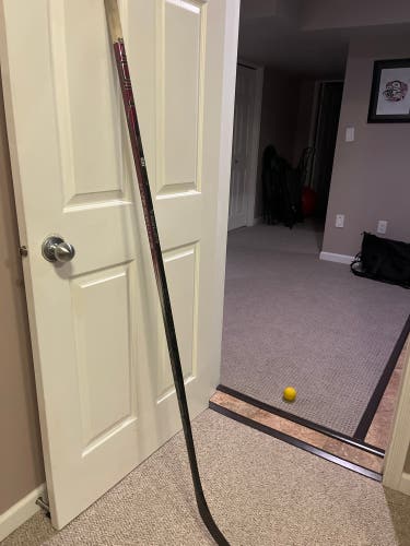Senior Bauer Vapor Hyperlite 2 Right Handed Hockey Stick P28 (New)