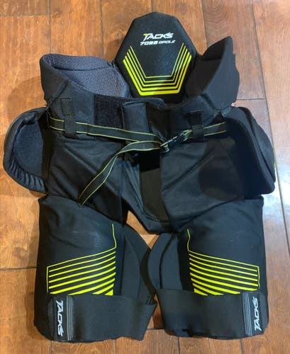 CCM Tacks 7092 Girdle Lightly Used Senior Medium *Read Full Description*