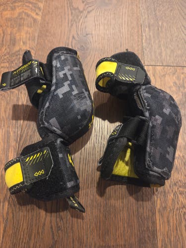 Youth Medium Bauer Supreme Mach Elbow Pads (Used)
