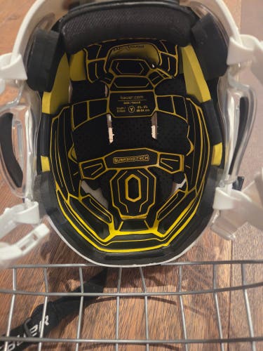 Bauer Re-Akt 100 Youth white Helmet HECC Certified