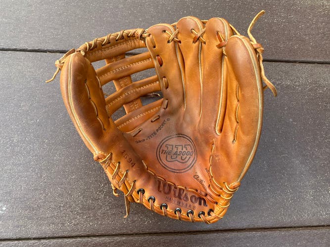 Wilson A2000 Made In USA Pro Issue 12” Baseball Glove Model 1594 RHT