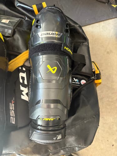 Intermediate Bauer Mach 13" Shin Pads (New)