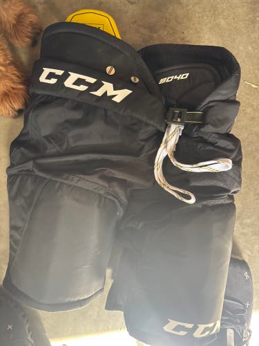 Men's Junior Large CCM Tacks 9040 Hockey Pants (Used)