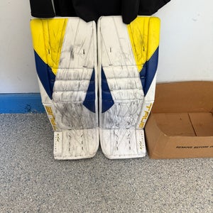 33" 2024 True Catalyst PX3 Goalie Leg Pads Pro Stock (Used)
