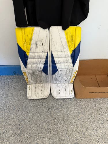 33" 2024 True Catalyst PX3 Goalie Leg Pads Pro Stock (Used)
