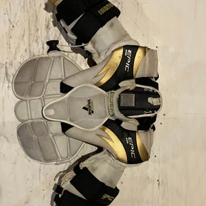 Medium Vaughn Epic 8400 Goalie Chest Protector (Used)