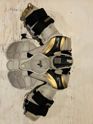 Medium Vaughn Epic 8400 Goalie Chest Protector (Used)
