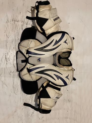 Medium Vaughn Velocity V5 Goalie Chest Protector (Used)