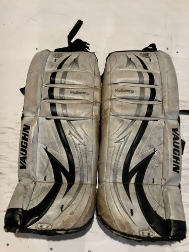 24" Vaughn Velocity V4 Goalie Leg Pads (Used)