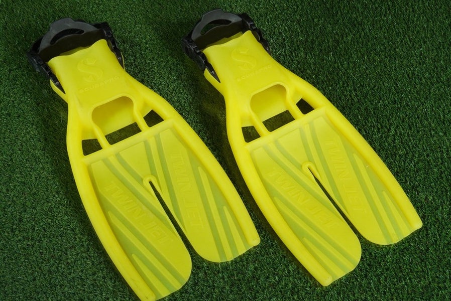 SCUBA PRO TWIN JET DIVE FINS OPEN HEEL YELLOW, SIZE MEDIUM