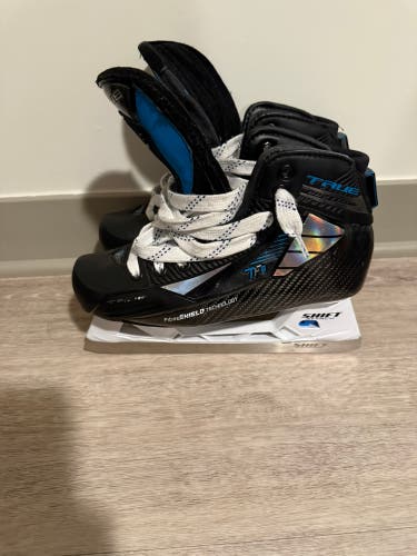 2021 True TF9 Hockey Goalie Skates Regular Width 8.5 (Used)