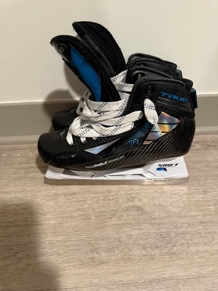 2021 True TF9 Hockey Goalie Skates Regular Width 8.5 (Used)