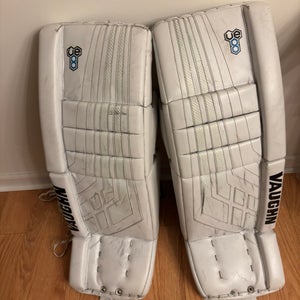 32" Vaughn Velocity VE8 Goalie Leg Pads (Used)