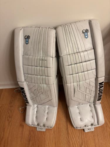 32" Vaughn Velocity VE8 Goalie Leg Pads (Used)