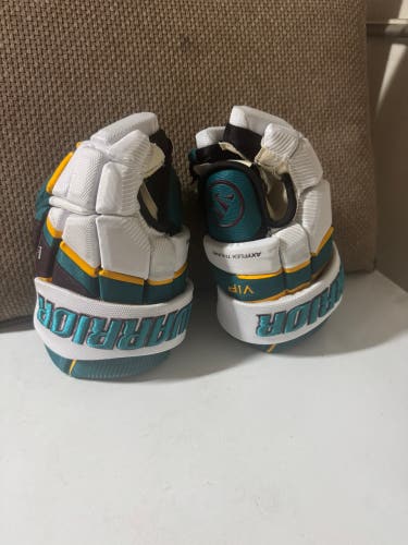 Warrior Gloves 12" Pro Stock (New)