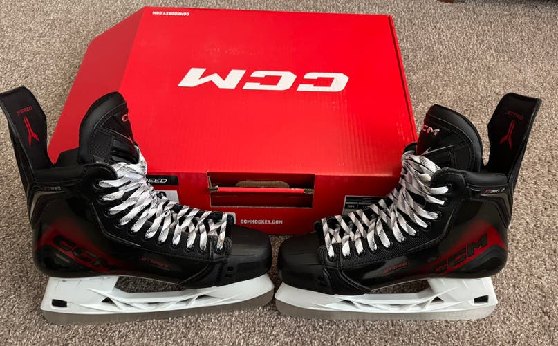 2025 CCM JetSpeed FT890 Hockey Skates Regular Width 10 (Used)