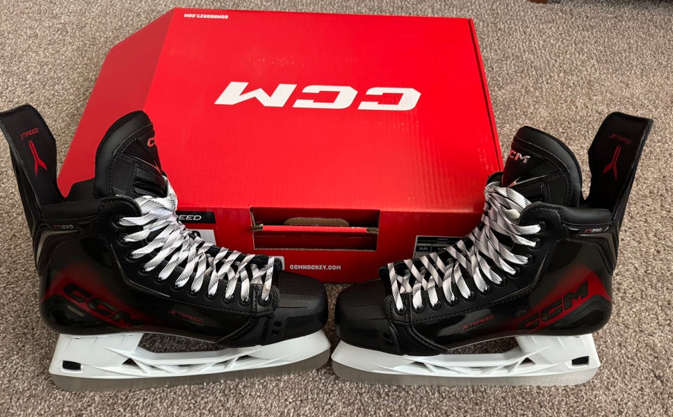 2025 CCM JetSpeed FT890 Hockey Skates Regular Width 10 (Used)