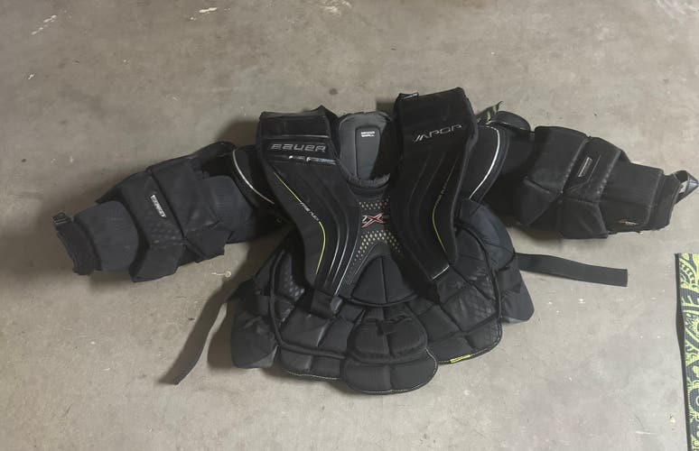 Small Bauer Vapor 2X Pro Goalie Chest Protector (Used)
