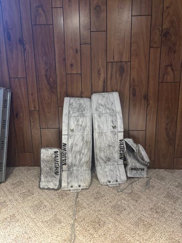 36" Vaughn Velocity V6 Regular Goalie Full Set (Used)