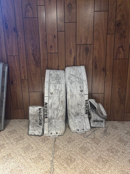 36" Vaughn Velocity V6 Regular Goalie Full Set (Used)