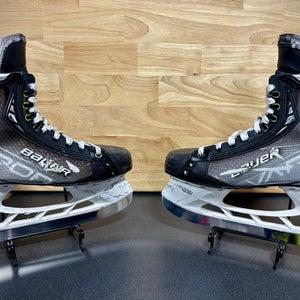 Schultz - 2021 Bauer Vapor Hyperlite Hockey Skates Regular Width 10 (Used)