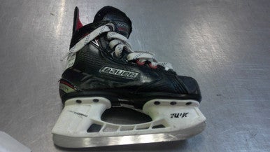 Used Bauer VAPOR Youth Hockey Skate Youth 11.0 11339-S000195820