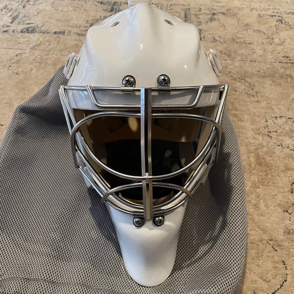 Senior Medium Vaughn Pros Choice Goalie Mask (Used)
