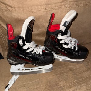 2023 Bauer Vapor X5 Pro Hockey Skates 9 (Used)