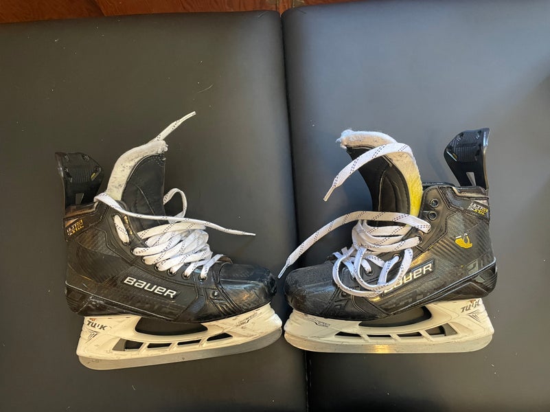 Bauer Supreme UltraSonic Hockey Skates Regular Width Pro Stock 8.5 (Used)
