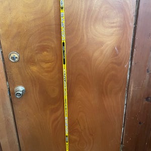 Senior Easton Synergy Grip Right Handed Hockey Stick P91A (Used)