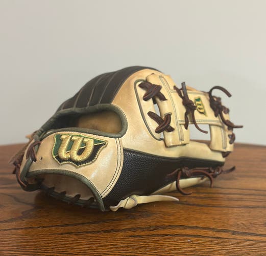 Rare Custom Japanese Wilson Staff RH Infield Baseball Glove 11.5" (Used) crest web logo