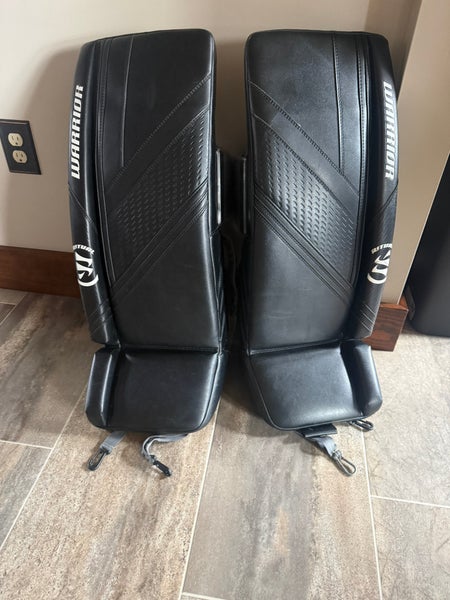 30" 2023 Warrior Ritual G6 E+ Goalie Leg Pads (Used)