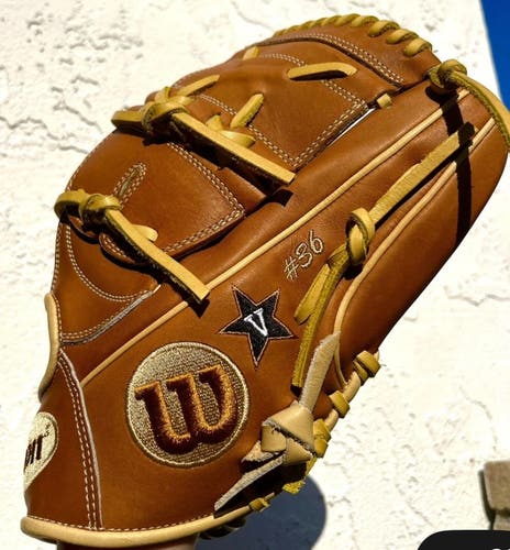 Wilson A2000 RH Baseball Glove 12" (New)