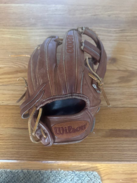 Wilson A2000 RH Baseball Glove 11.75" (Used)