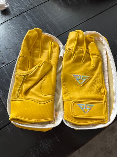 Relentless Sports Batting Gloves XL