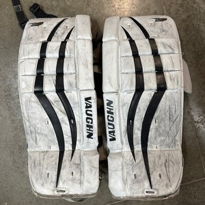 22" Vaughn Velocity V7 Goalie Leg Pads (Used)