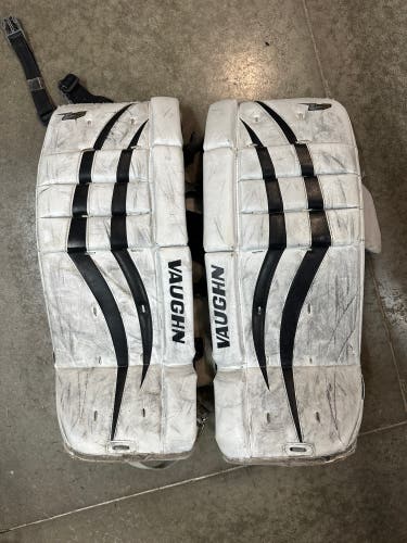 22" Vaughn Velocity V7 Goalie Leg Pads (Used)