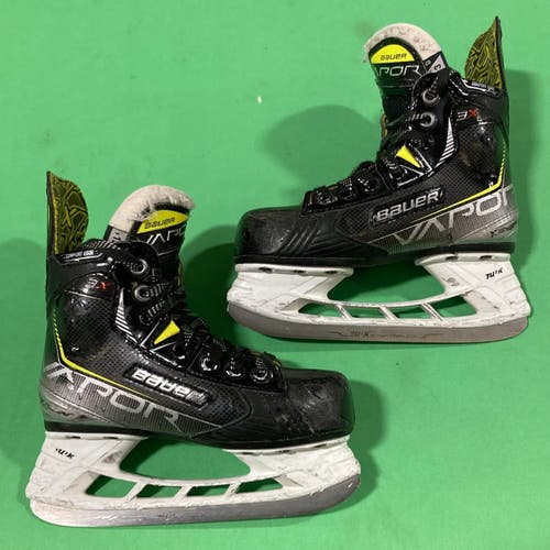 Youth Bauer Vapor 3X Hockey Skates Regular Width 13 (Used)