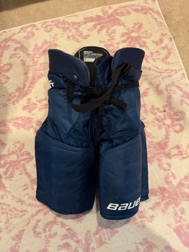 Intermediate Medium Bauer X Hockey Pants (Used)