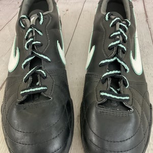 Nike Indoor Soccer Shoes Mens Size 10 Quilted Stitching No Mark Soles Mint Green
