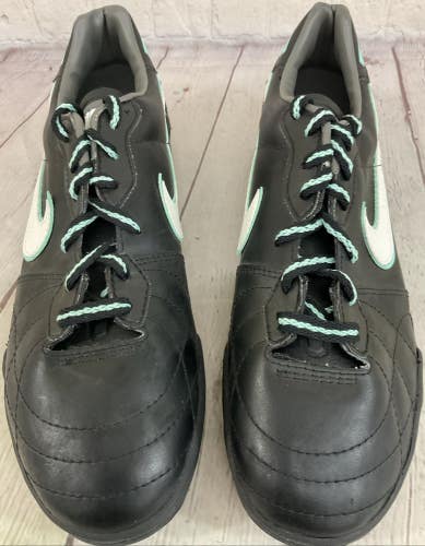 Nike Indoor Soccer Shoes Mens Size 10 Quilted Stitching No Mark Soles Mint Green