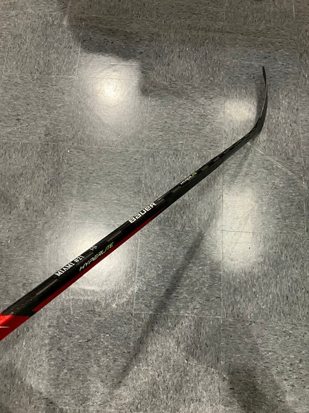Senior Bauer Vapor Hyperlite Hockey Stick Right Handed P28 | Pro Stock (New)
