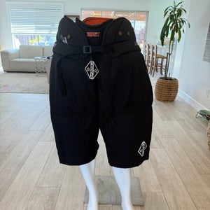 New Tackla Air 1051 Hockey Pants (XL)