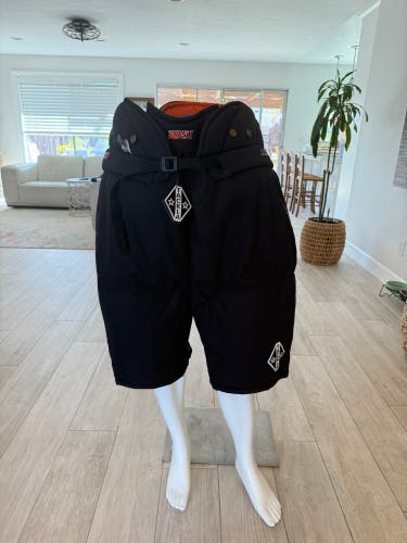 New Tackla Air 1051 Hockey Pants (XL)