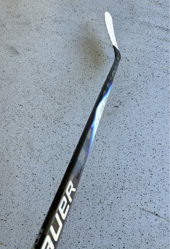 Senior Bauer Vapor FlyLite, Left, P92, Flex 77 (used one practice!)